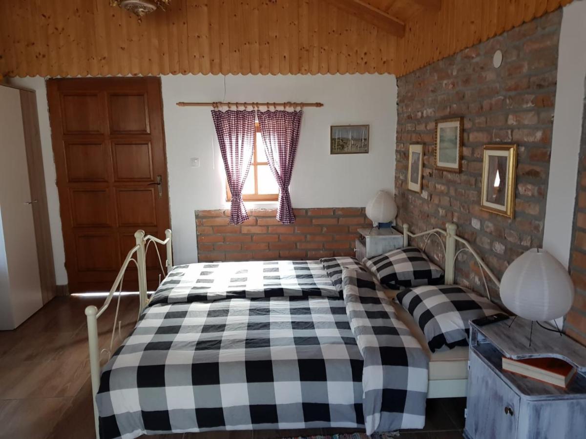 Studio Apartment Romeo Velika Gorica Exterior photo