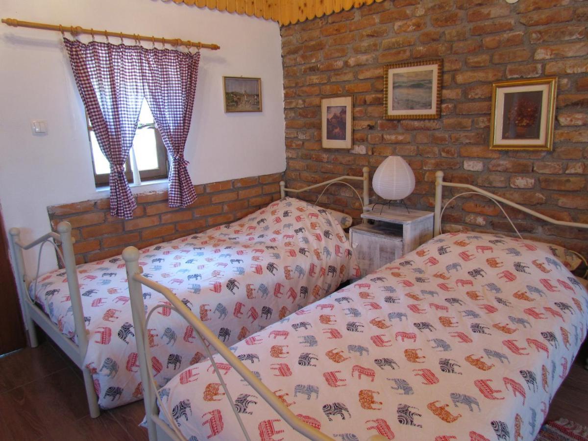 Studio Apartment Romeo Velika Gorica Exterior photo